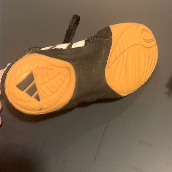 Adidas black shoes - Picture 4 of 4